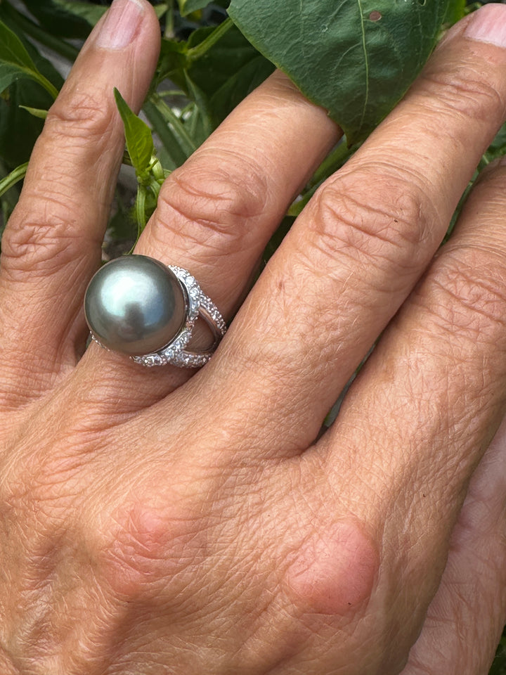 AAA Diamond and Gray 14.5mm Tahitian Pearl 1 ct Ring