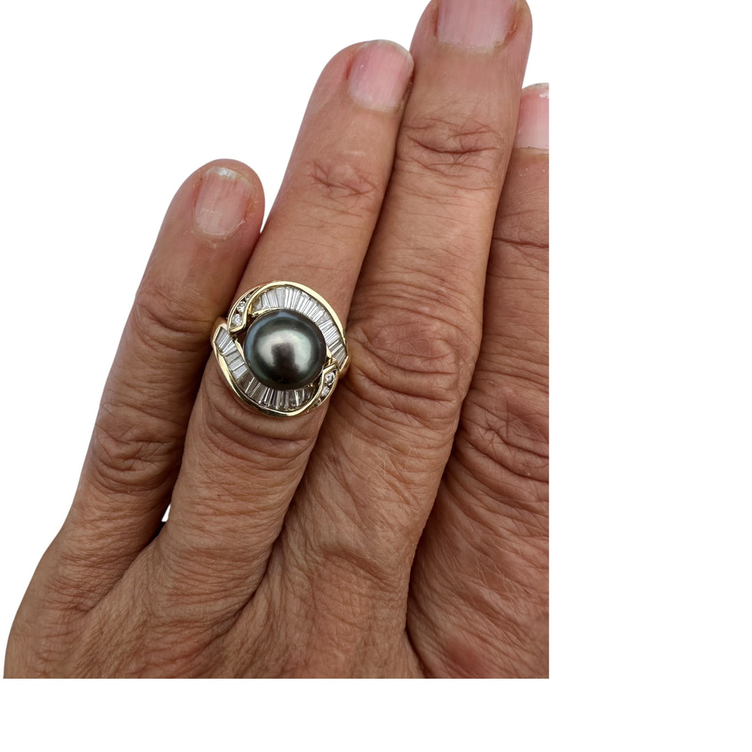 10mm Tahitian Black Pearl & 1.50ct Diamond Ballerina Swirl Cocktail Ring 18kt