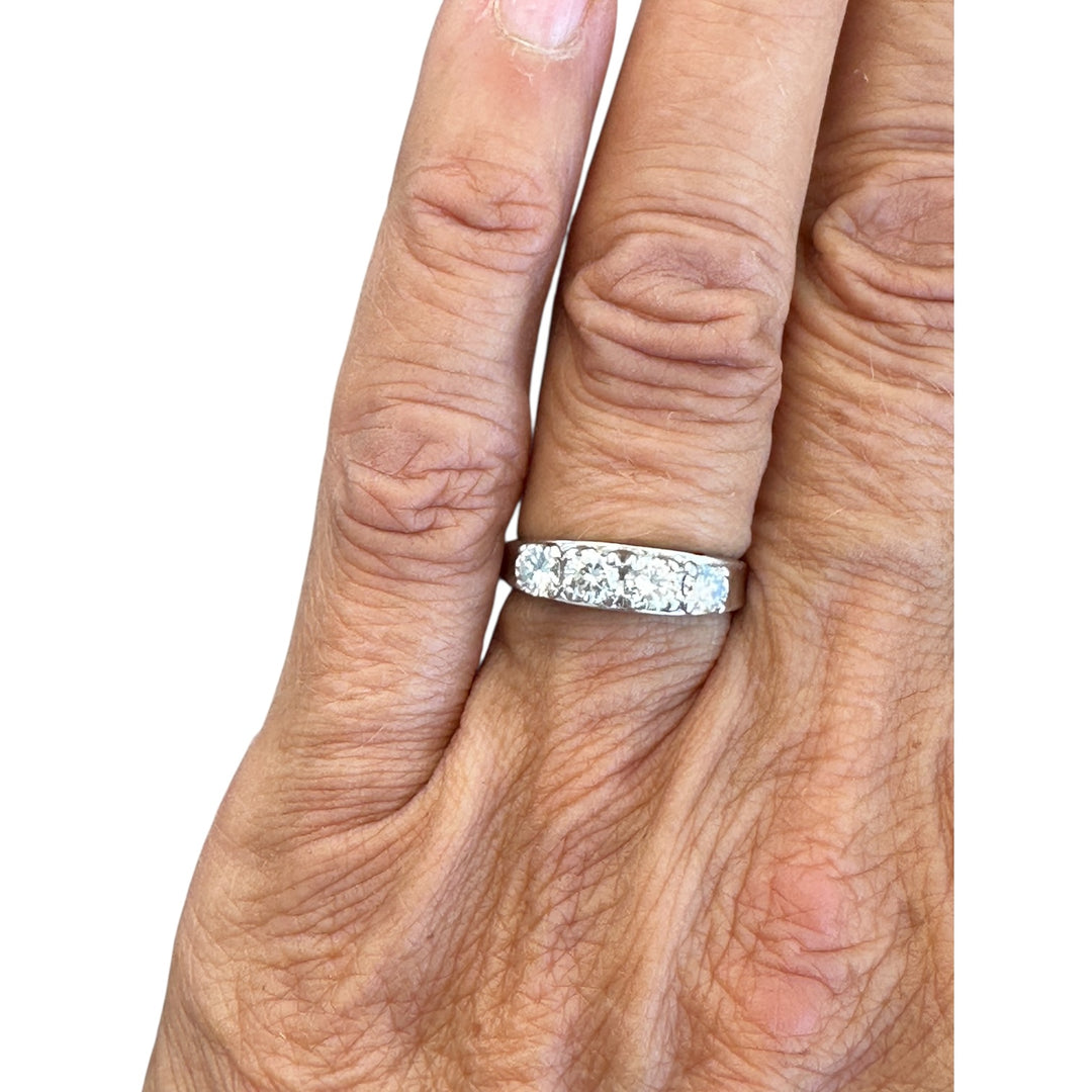 Platinum, 4-stone 1.00 carat Diamond Band VS-E/F