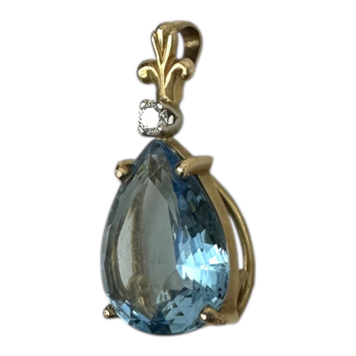 14 Karat Yellow Pear-Shaped Aquamarine, Diamond Pendant 6.56 CTW