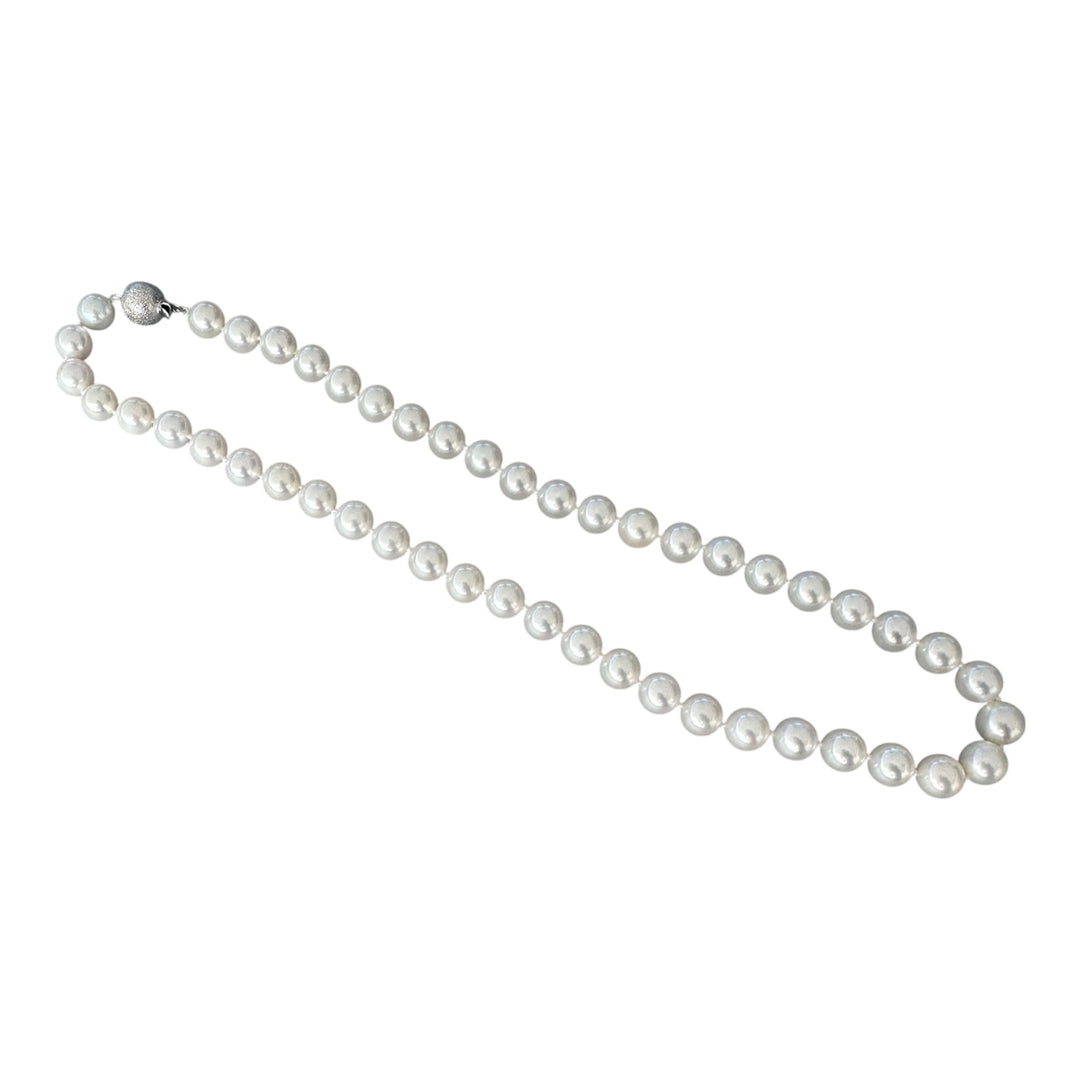 AAA 8.50-8.90mm Cultured Pearls White Excellent Quality 14kt Clasp