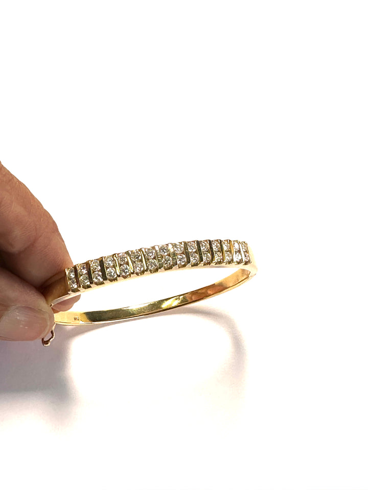 14 karat Gold Two-Row Round Brilliant Diamond Channel Bangle Bracelet, 3.00 Carats
