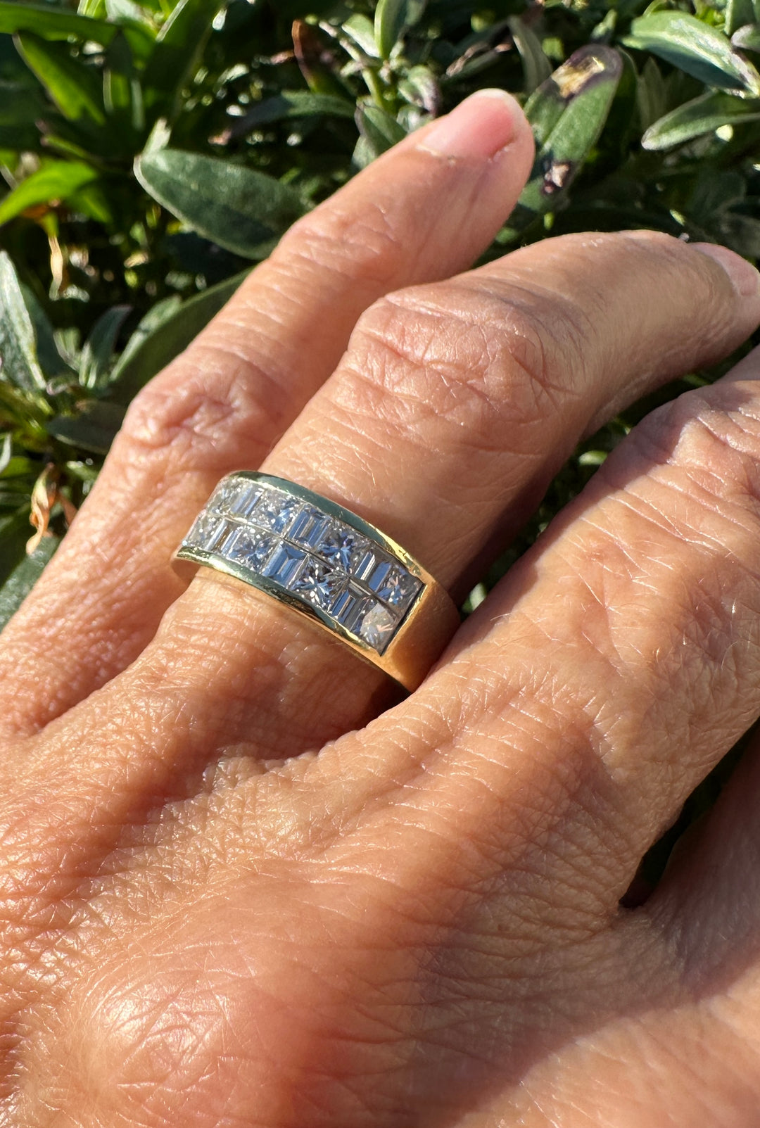 18 karat 2.50 carat two row princess diamond band VS quality