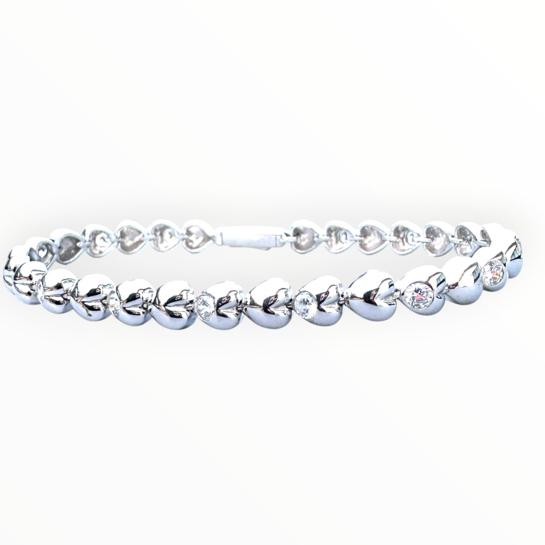 18K White Gold Heart Link Diamond Tennis Bracelet - 2.25 CTW VS-G