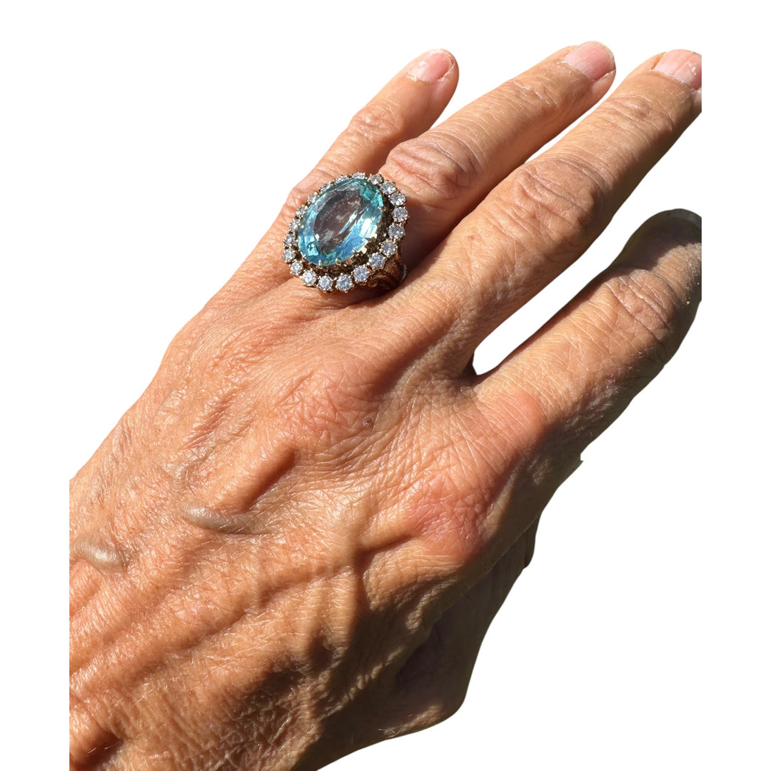 Mid-Century 10.90ct Aquamarine, 2.00ct Diamond Halo Vintage VS Ring