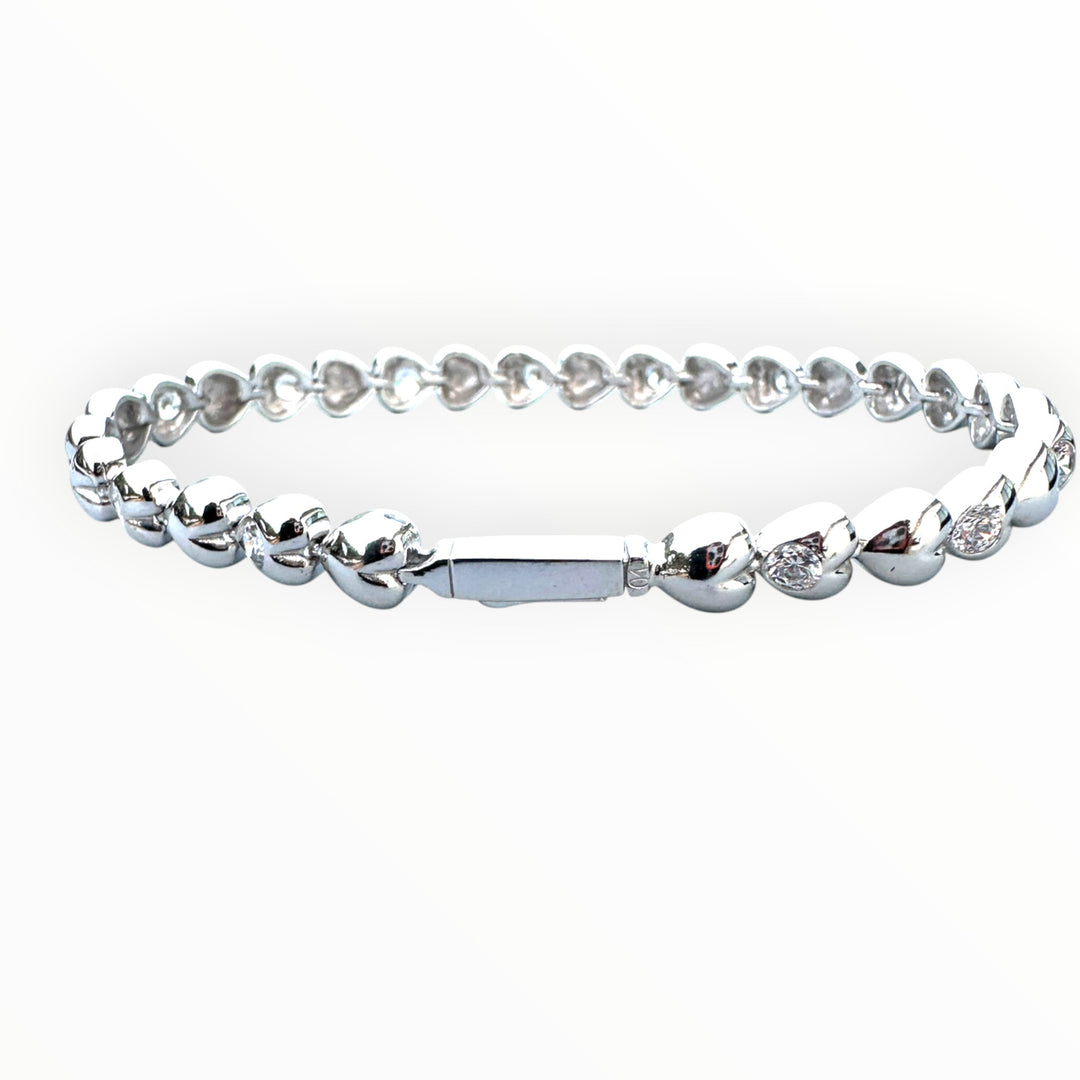 18K White Gold Heart Link Diamond Tennis Bracelet - 2.25 CTW VS-G