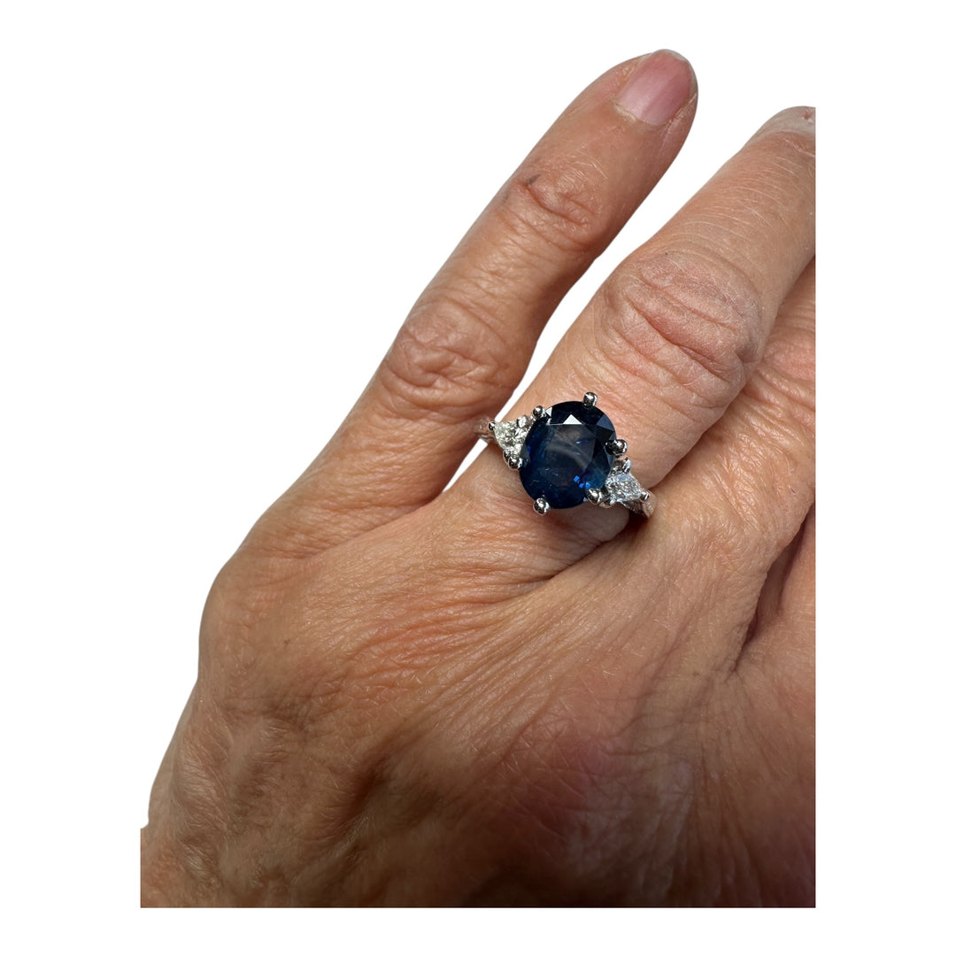 14 Karat 3-stone Oval 3.55 Carat Natural Sapphire and Diamond Ring