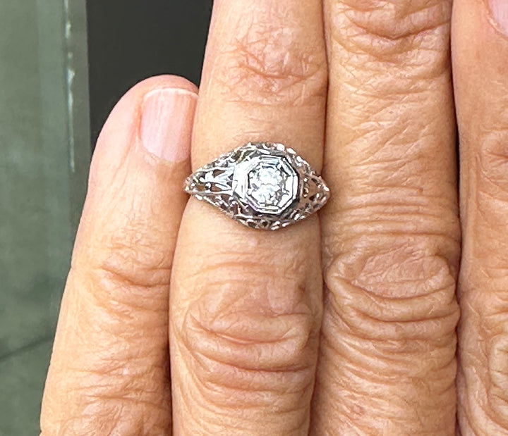 Antique Art Deco .30 Carat Old European Cut Diamond Filigree Ring in 18K White Gold, Circa 1920