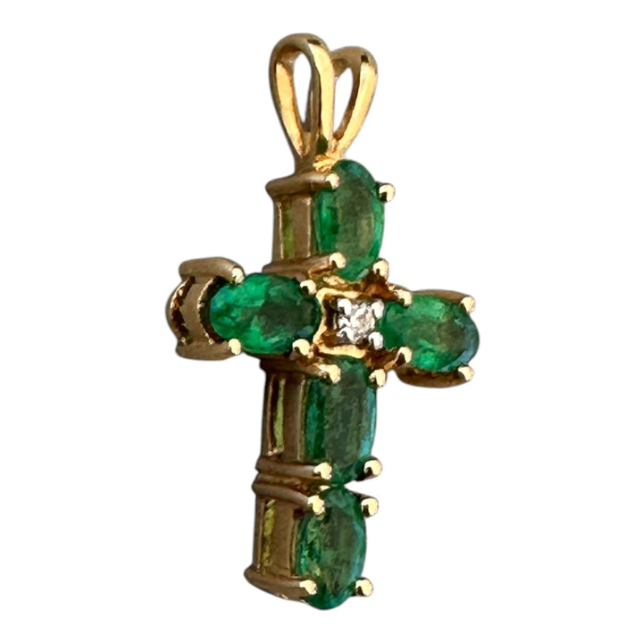 Modern 14K Gold 0.75 CT Emerald Cross Pendant with Diamond Accents (22 x 12 mm)