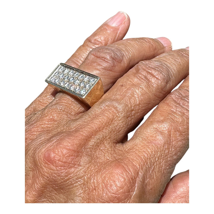 Contemporary 2 carat diamond band ring VS F-G