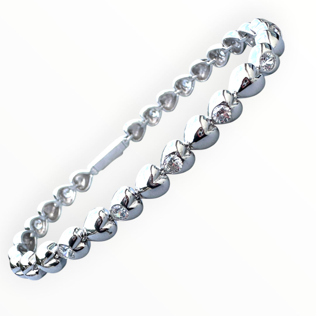 18K White Gold Heart Link Diamond Tennis Bracelet - 2.25 CTW VS-G