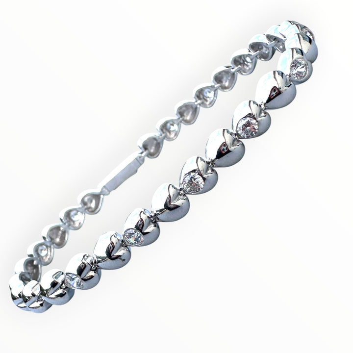 18K White Gold Heart Link Diamond Tennis Bracelet - 2.25 CTW VS-G