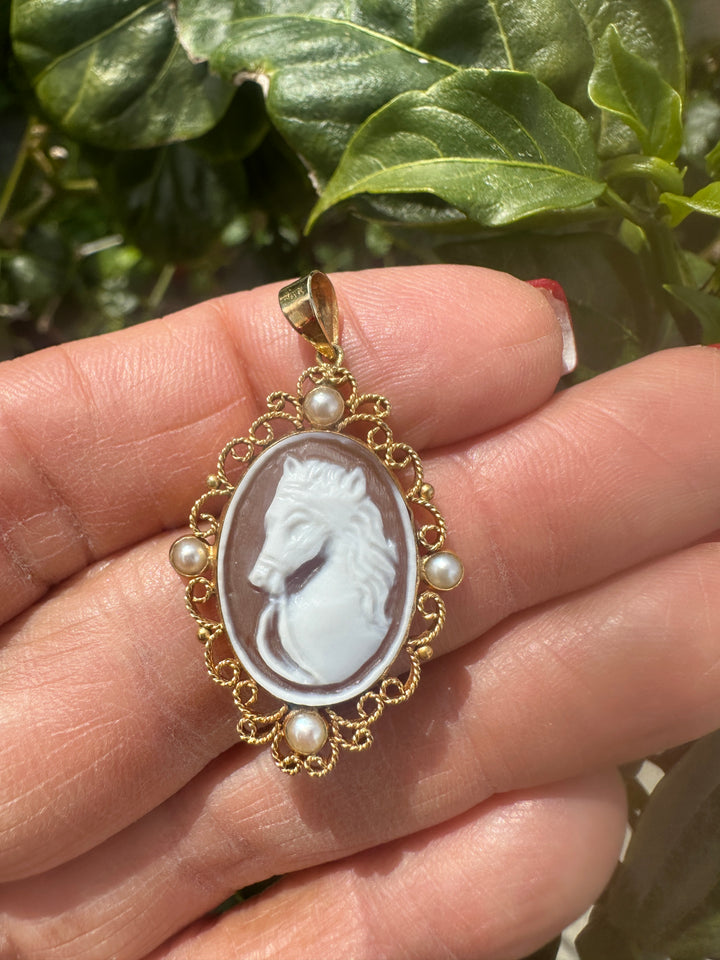 14kt Yellow Gold Horse Cameo with Pearls
