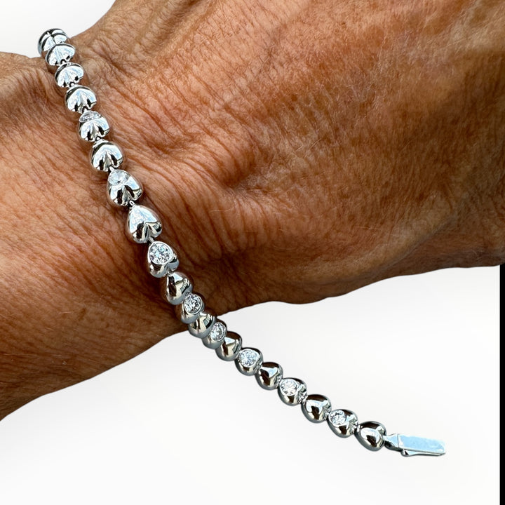 18K White Gold Heart Link Diamond Tennis Bracelet - 2.25 CTW VS-G