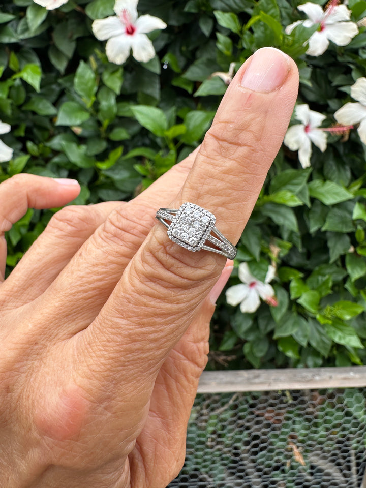 14kt 1.00 Carat Diamond Halo Ring White Gold