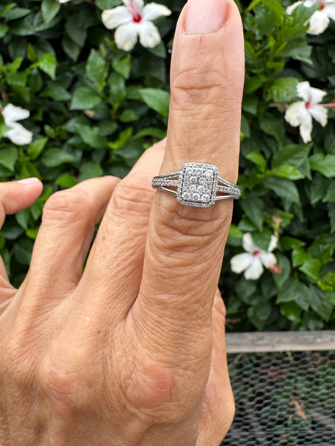 14kt 1.00 Carat Diamond Halo Ring White Gold