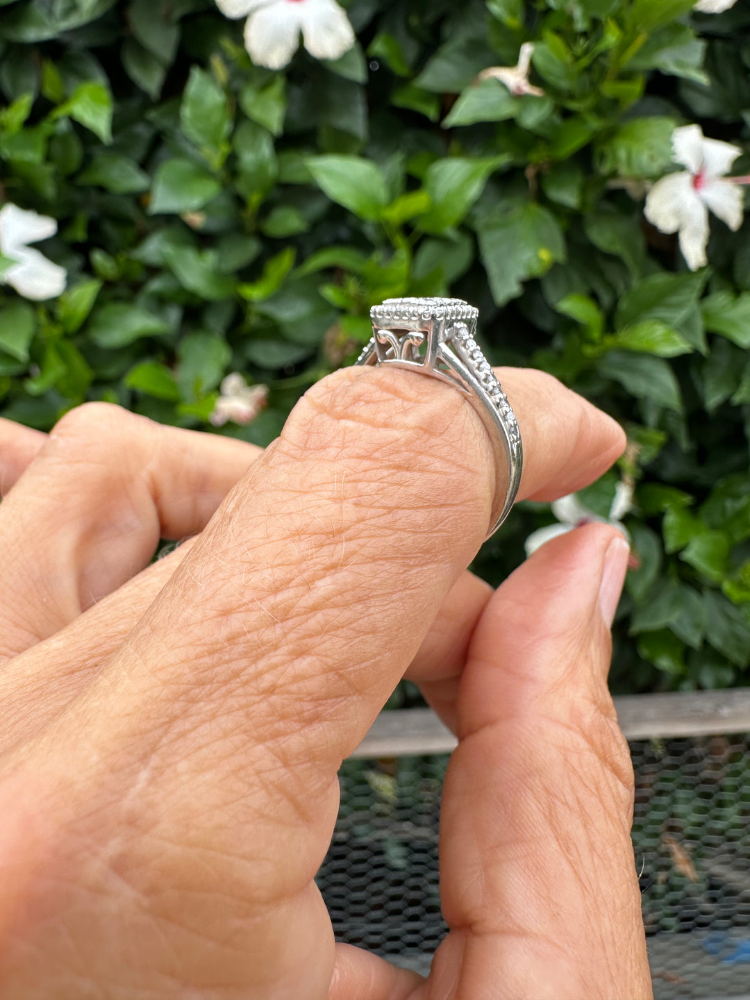 14kt 1.00 Carat Diamond Halo Ring White Gold