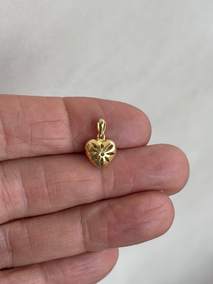 18 karat Diamond Heart, Puff-Style Pendant 1" Length