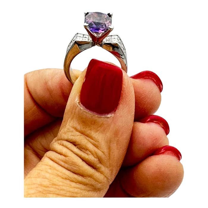 18Kt 3.95 ct Sri-Lanka Purple Sapphire Invisible Diamond Ring