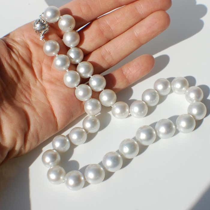 AAA South Sea White Pearl Strand Necklace Luminous Quality 104.70 Grams