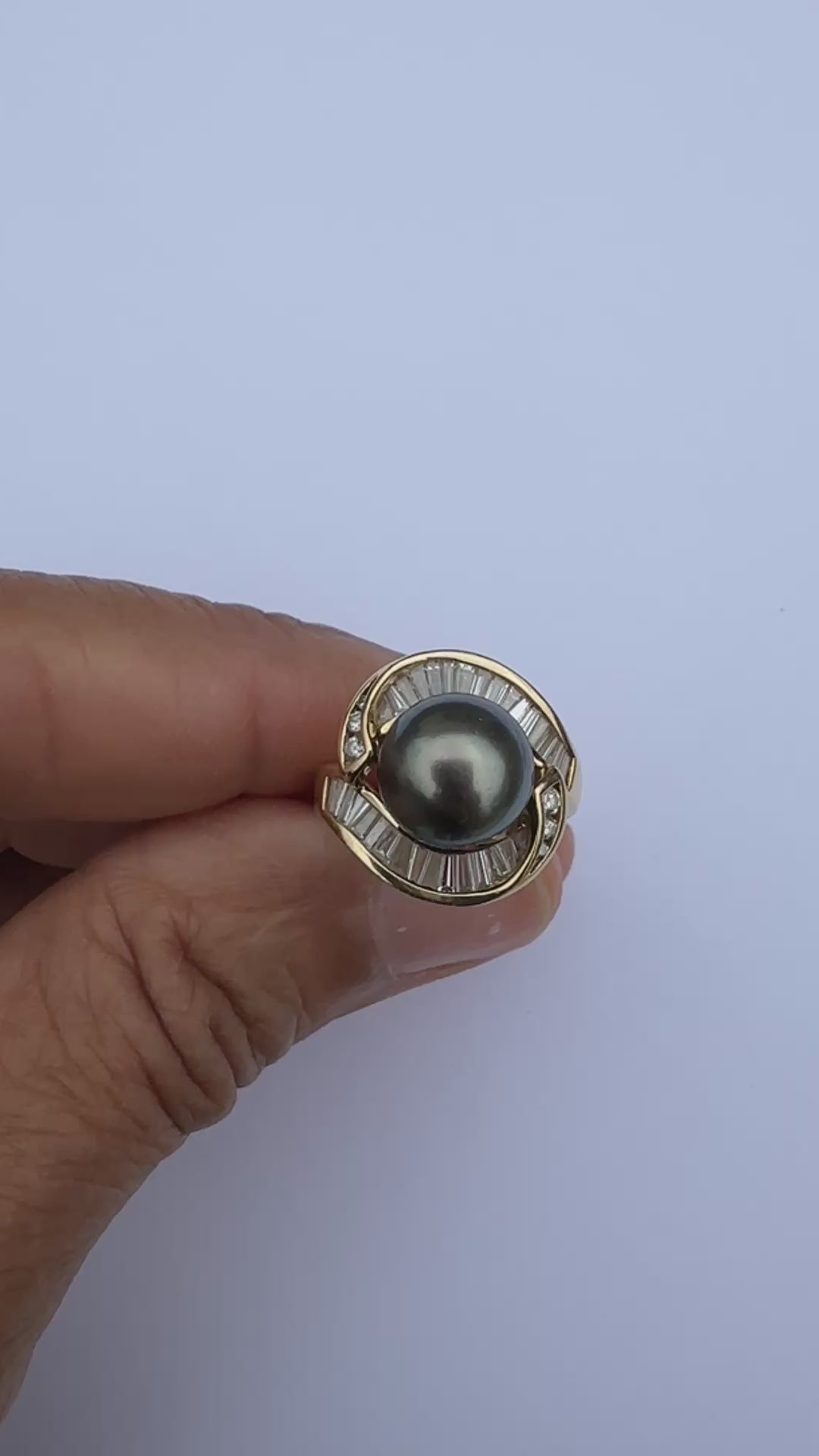 10mm Tahitian Black Pearl & 1.50ct Diamond Ballerina Swirl Cocktail Ring 18kt