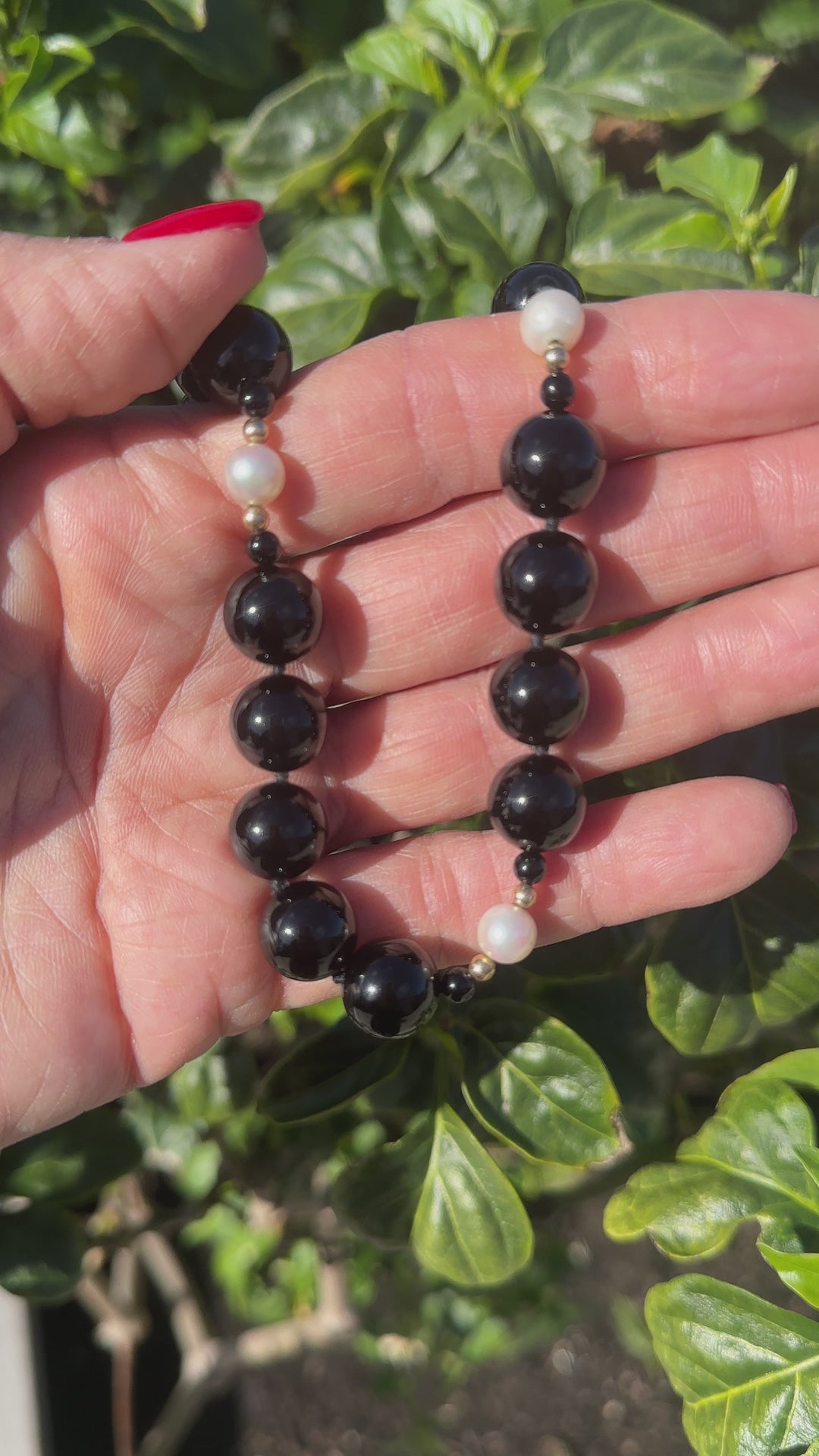 14kt Black and White Bead Pearl Necklace