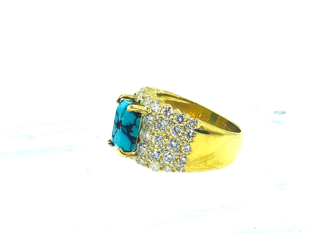 18Kt Band Ring with Turquoise VS F-G Color 2.50 ctw
