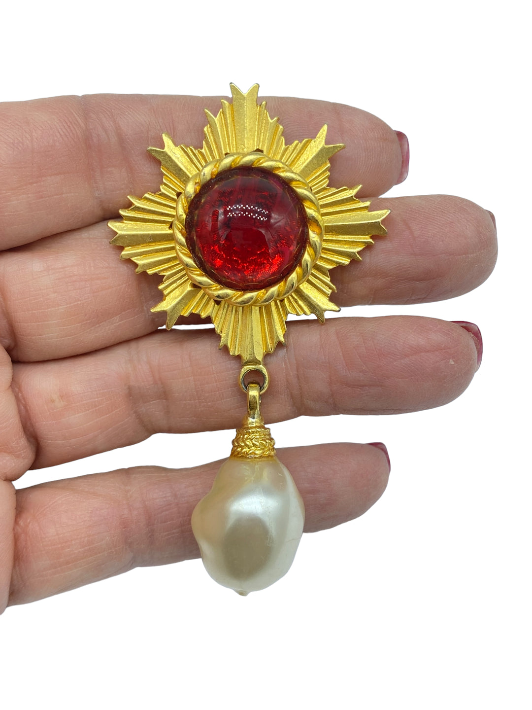 Ben-Amun Red Stone Pearl Gold Tone Brooch Pin