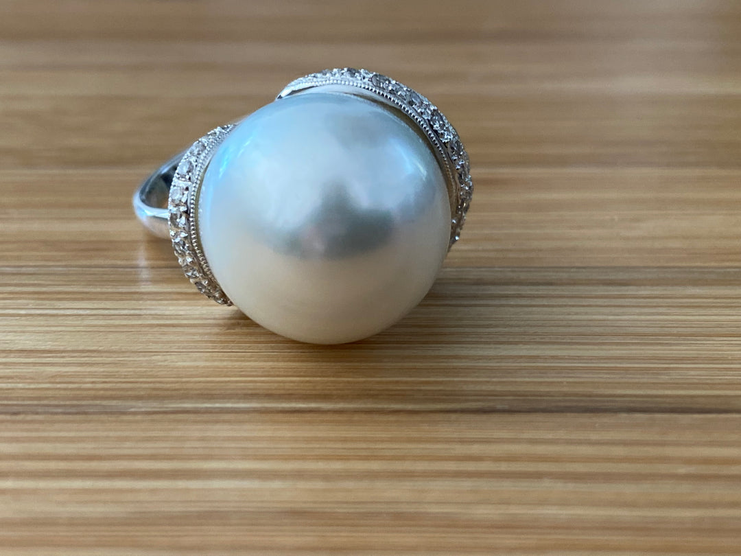 18K 15.50 mm  South Sea Pearl & Diamond Ring 15.50 mm